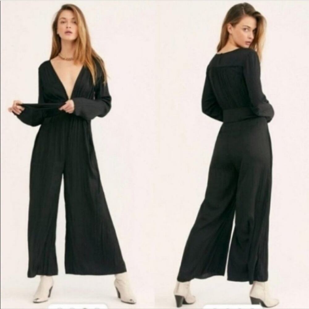NWT $168 Free People Black Wide Leg V Neck Jumpsuit - Picture 3 of 16